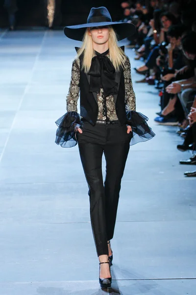 Look 49